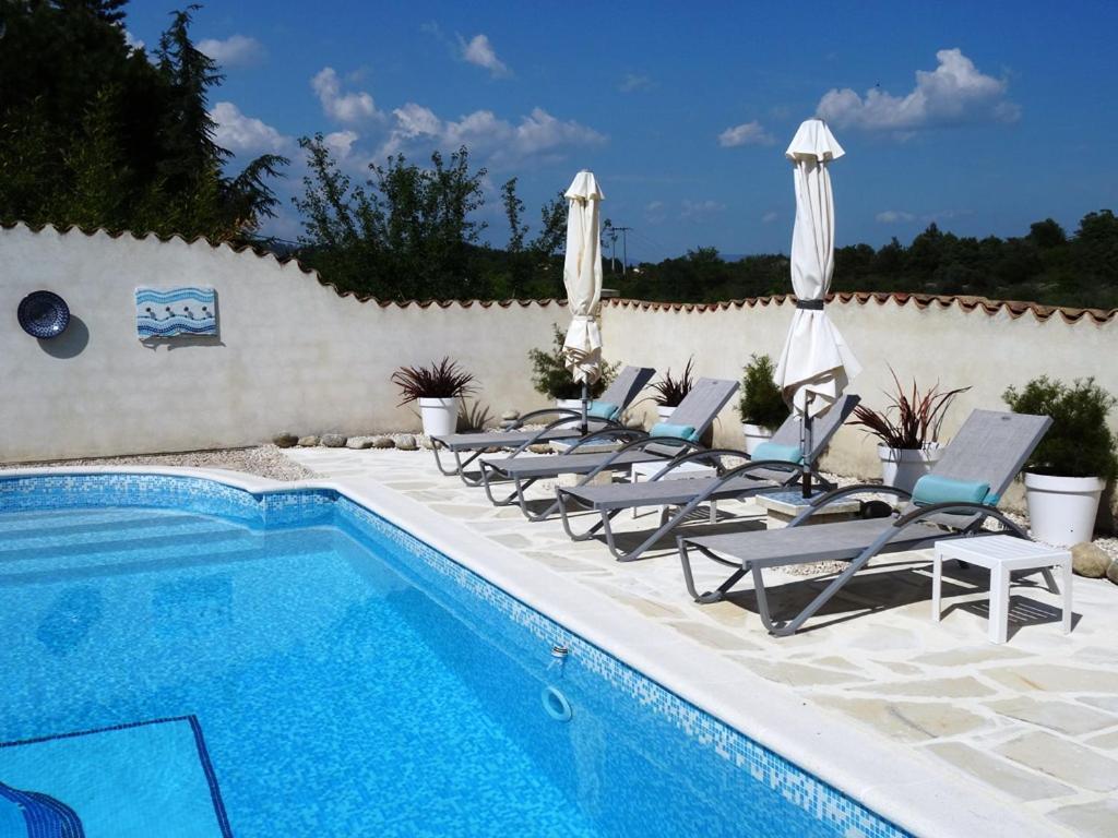 La Cayrade Villa Uzer  Bagian luar foto